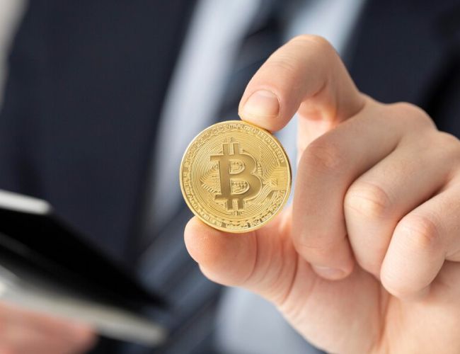 Cardano и Биткойн: Чарльз Хоскинсон анонсировал планы по созданию DeFi экосистемы к 2025 году