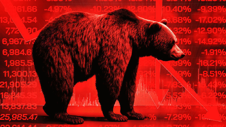 Биткойн достиг $100,000, но риски падения до $60,000 на горизонте