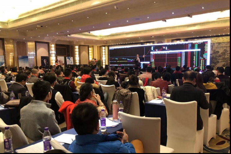 Чжан Бао Лунг: Ожидания роста китайского рынка в 2024 году и стратегии умных инвестиций