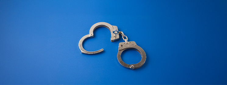 Нигерийские власти арестовали почти 800 человек за онлайн-мошенничество с криптовалютой, нацеленное на жертв из Европы и Америки