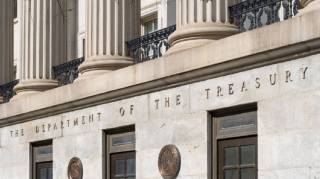 Нове регулювання криптовалют у США: повний контроль IRS та загроза для індустрії