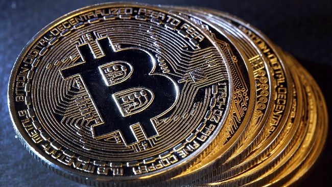 Биткойн на критической точке: как 50-дневная скользящая средняя определит его будущее