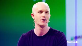 Продажа доли в Coinbase: Армстронг выполнил обещание