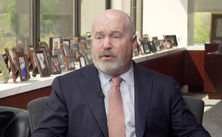 Клиф Асснес критикует Биткойн как пузырь, оставаясь скептиком несмотря на его рост