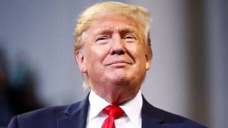 Криптовалюта Трампа $TRUMP взлетела на фоне его инаугурации: рынок реагирует на новую мем-монету и ожидаемые реформы в регуляции криптовалют.