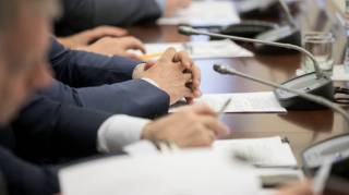 Конгрес США перевіряє, чому банки відмовляються обслуговувати криптокомпанії через політичні погляди та регуляторний тиск.