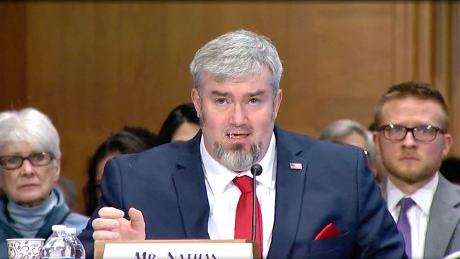 FDIC переглядає політику щодо криптовалют перед слуханням у Сенаті США