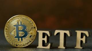 Внутренний бум ETF на биткойн: как институты контролируют рынок через кастодианство