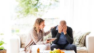 Биткойн под давлением: цена ниже 94 000 долларов, но прогноз в 500 000 долларов сохраняется