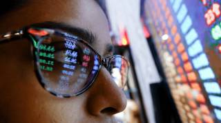 Рынок криптовалют обрушился: Биткойн и другие активы теряют более 10% за день