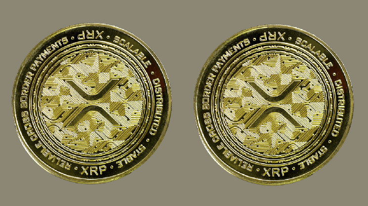 Ціна XRP: Підтримка на $2.20 перевіряється в умовах спадного тренду