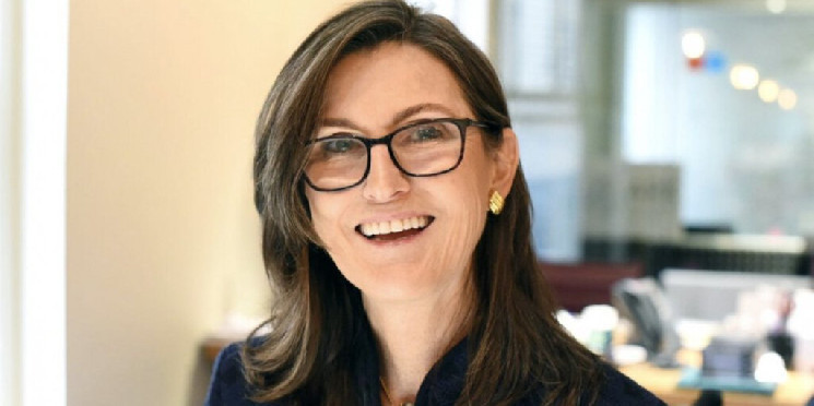 Кэти Вуд: Конец катящейся рецессии и будущее экономики США в эпоху ИИ