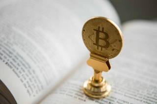 Ціна Bitcoin наближається до $64,000, шахтарі продають більше