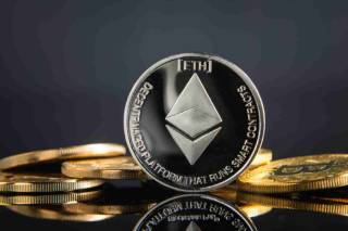 Эфир (ETH) - новая звезда на рынке криптовалют: интерес к Ethereum ETF растет.