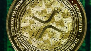 XRP под давлением: плюсы и минусы на рынке при борьбе быков и медведей