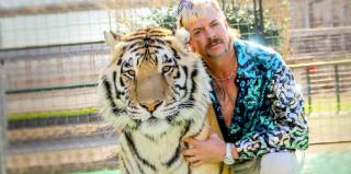 Джо Екзотик запустив мем-кадр EXOTIC з вязниці для допомоги дітям через благодійність