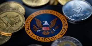 Трамп веде до нової ери у відносинах із криптоіндустрією: SEC помякшує тиск на головні компанії.