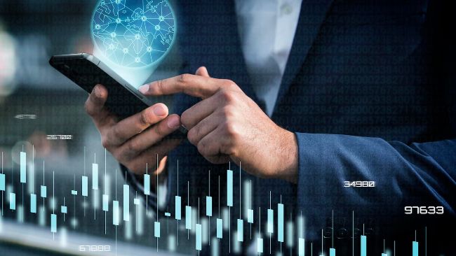 WLFI запускає ейрдроп стейблкоїну USD1 для тримачів токенів під підтримкою Трампа