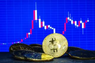 Устойчивость Биткойна в условиях 32%-ной коррекции: впереди новый рост?