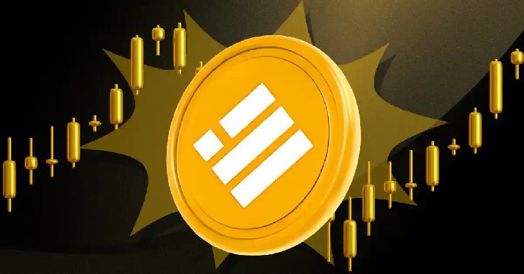 Биткойн на $84K: китовые инвесторы Binance проявляют терпение среди рыночного хаоса