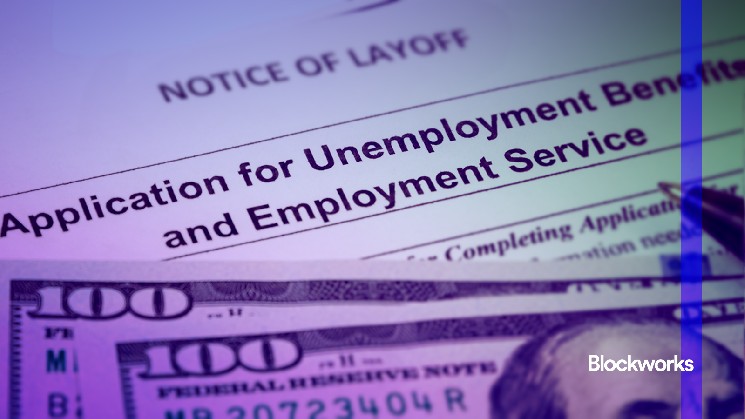 Зменшення заяв на безробіття, але зростання триваючих: ринок праці під тиском