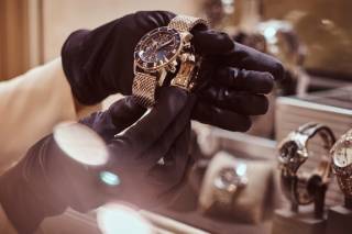 Возвращение криптовалют и продажи роскошных часов