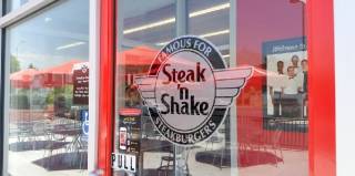 Steak ‘N Shake начинает принимать Биткойн в США: первая сеть фастфуда с крипто-платежами