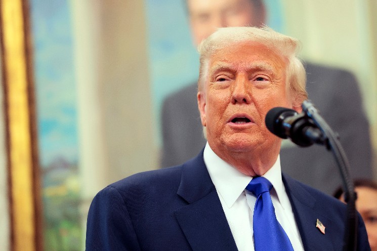 Демократи вимагають розслідування криптобізнесу Трампа та можливих порушень законодавства про фінансування кампаній