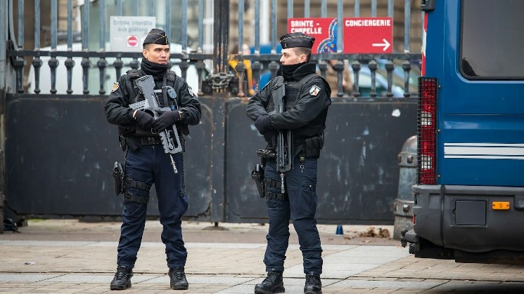 Франция ужесточает меры безопасности для криптопрофессионалов после серий похищений