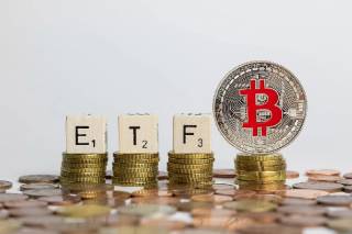 Гонитва за Bitcoin ETF: победители и возможные риски