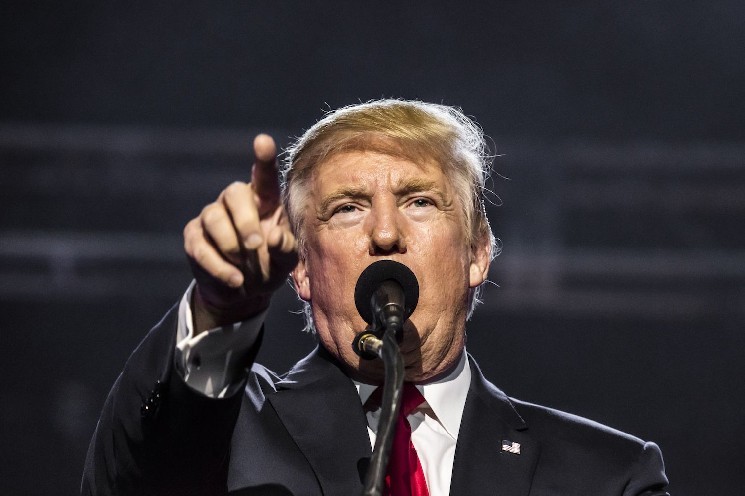 Трамп Медиа планирует собрать 3 миллиарда долларов для покупки криптоактивов через акционерный капитал и конвертируемые облигации.