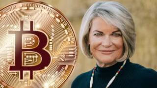 Крипто-бычий сенатор Луммис анонсирует законопроект о покупке 1 миллиона BTC с поддержкой Трампа на Конференции по Биткойну 2025