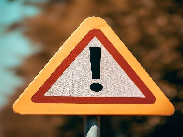 Alphractal предупреждает о возможном локальном дне для альткоинов ADA и LINK из-за ликвидаций длинных позиций на Bitfinex