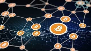 Биткойн откатился: аналитики предупреждают о возможной глубокой коррекции перед новым бычьим трендом