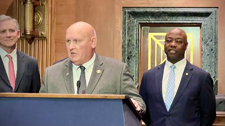 Конгрес США просуває законопроект про регулювання криптовалют: важливі зміни на ринку цифрових активів