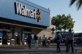 Walmart і Amazon розглядають випуск стабільних монет у США: нові можливості для торгівлі та фінансових послуг.