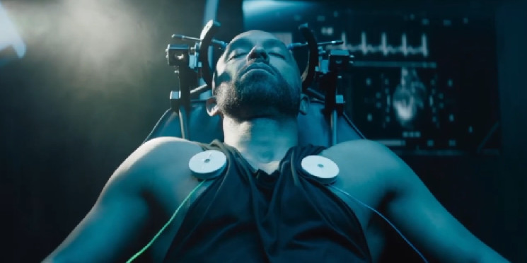 RZR: Дистопический триллер о хакере в Лос-Анджелесе