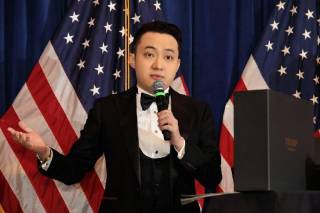 Трон готовится к выходу на биржу в США через слияние с SRM Entertainment