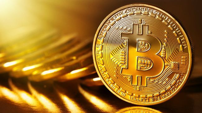 Биткойн формирует инверсию голова и плечи: готов ли он к росту до $150,000?