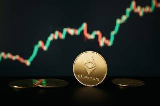 Ефір може впасти до $2,000 через зростаючий тиск на продаж: аналіз ситуації на ринку криптовалют.