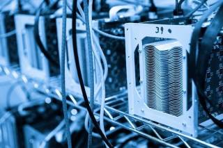Cipher Mining запустила виробництво біткоїнів в Техасі з потужністю 300 МВт, планує досягти 23.1 EH/s та зберегти конкурентну перевагу на ринку.