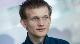 Виталик Бутерин критикует Worldcoin: угроза анонимности в цифровой идентичности