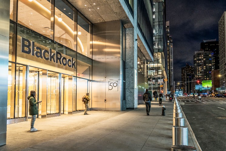 Bitcoin ETF від BlackRock перевершує за доходами S&P 500 ETF