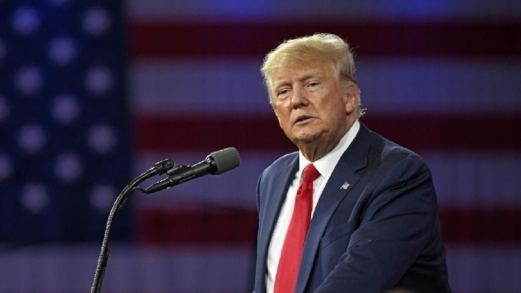 Трамп угрожает новыми тарифами и критикует председателя ФРС Пауэлла: курс на защиту американских производителей