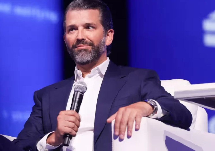 Сын Дональда Трампа расширяет крипто-казначейство: эфир, XRP и другие альткойны в портфеле компании Thumzup!