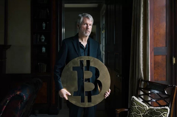 Майкл Сэйлор вновь покупает биткойн: 4,225 BTC за 472,5 миллиона долларов!