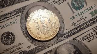Биткойн на грани прорыва: консолидация между $117K и $118K перед решающим движением