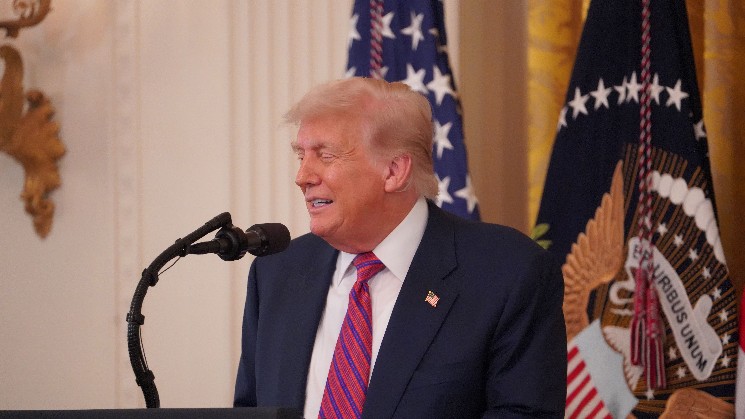 Трамп подписал закон GENIUS, который укрепит криптосектор и противодействует CBDC