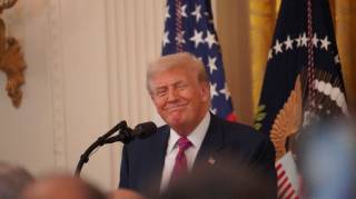 Біткойн та ефір зростають на тлі угоди Трампа про тарифи з ЄС, що підвищує ризиковий настрій на ринку криптовалют