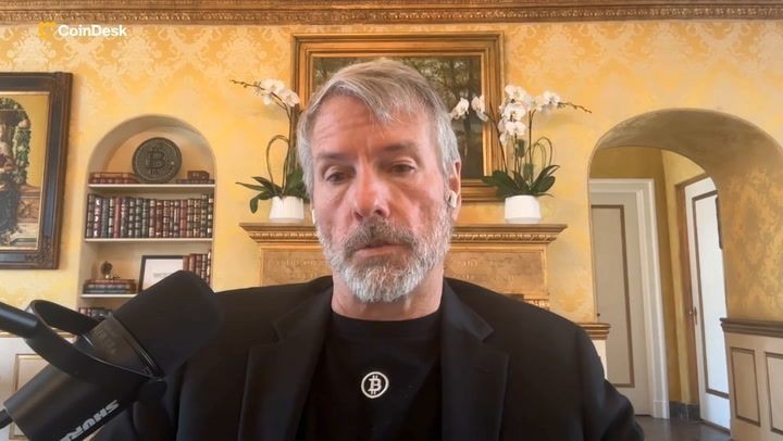 Акції MSTR під тиском: попит на захисні опціони досяг рекорду